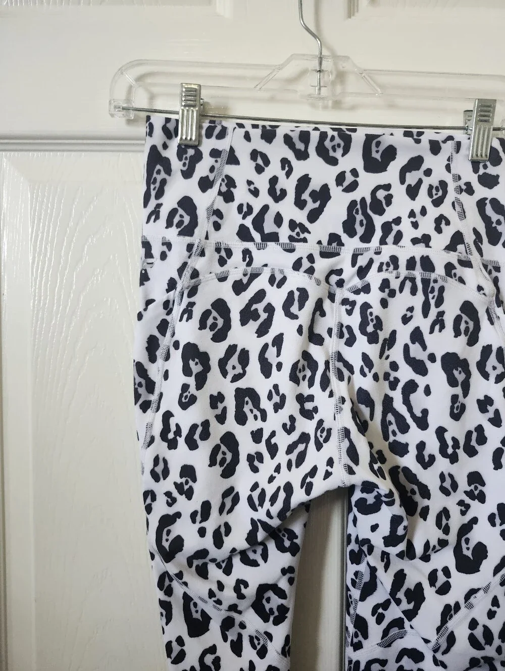 Fabletics Oasis White Leopard Print Leggings - Black Spot Pattern